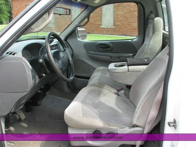 image for item 1001 2000 Ford F150 pickup truck