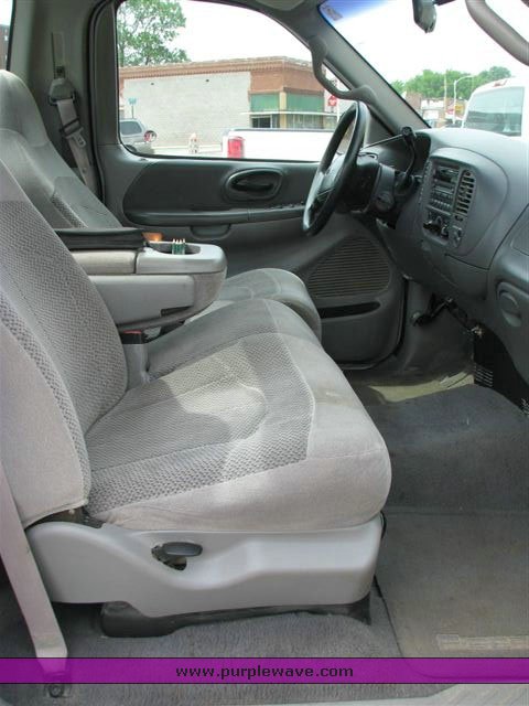 image for item 1001 2000 Ford F150 pickup truck