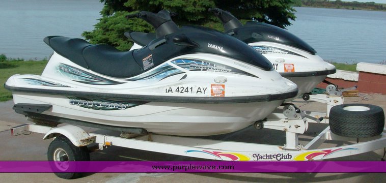 image for item 1007 (2) 2001 Yamaha XL800 Wave Runners