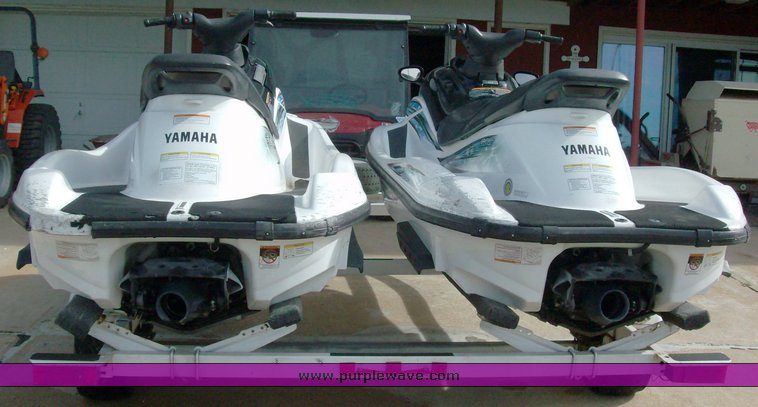 image for item 1007 (2) 2001 Yamaha XL800 Wave Runners