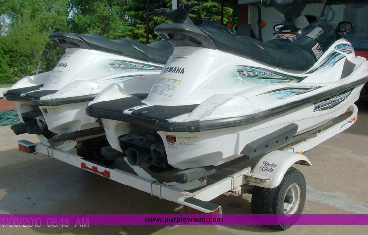 image for item 1007 (2) 2001 Yamaha XL800 Wave Runners