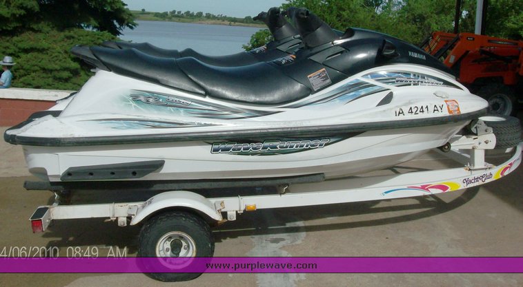 image for item 1007 (2) 2001 Yamaha XL800 Wave Runners