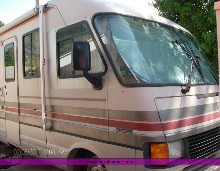 image for item 1009 1991 Pace Arrow Class A 37' motor home