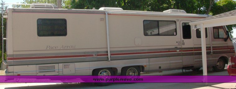 image for item 1009 1991 Pace Arrow Class A 37' motor home