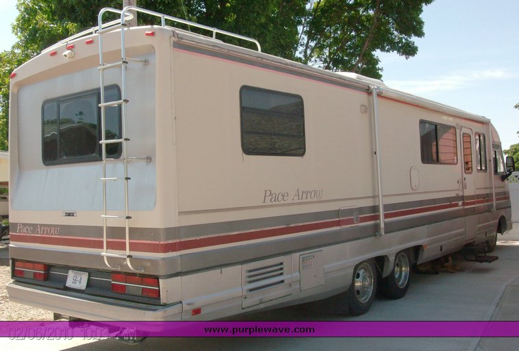 image for item 1009 1991 Pace Arrow Class A 37' motor home