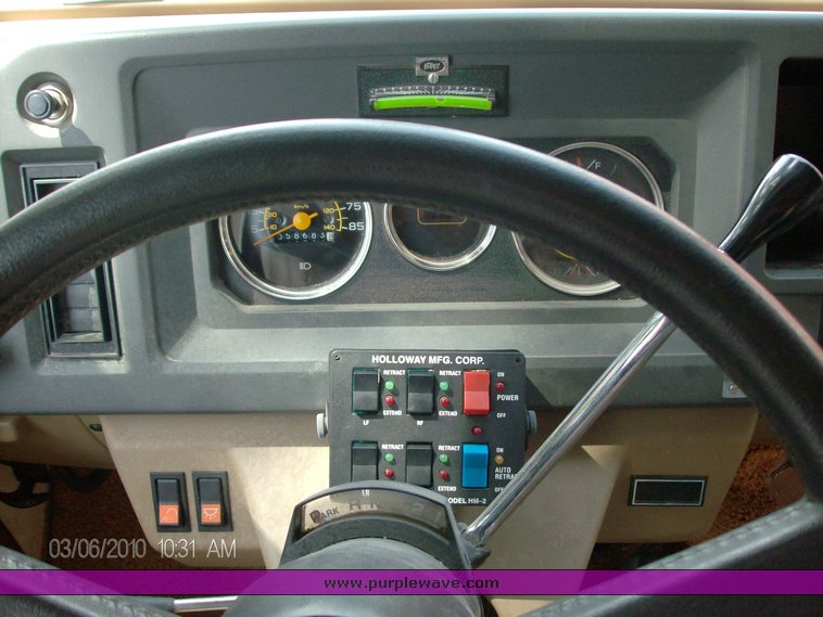 image for item 1009 1991 Pace Arrow Class A 37' motor home