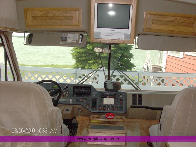 image for item 1009 1991 Pace Arrow Class A 37' motor home