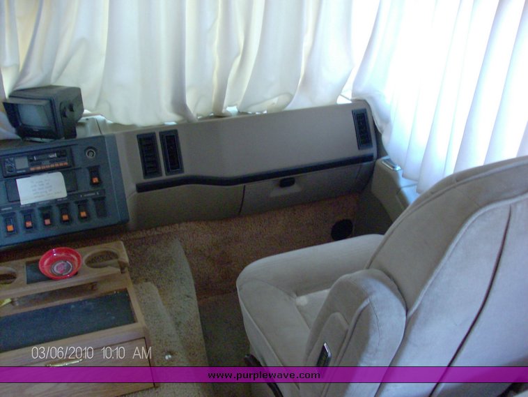 image for item 1009 1991 Pace Arrow Class A 37' motor home