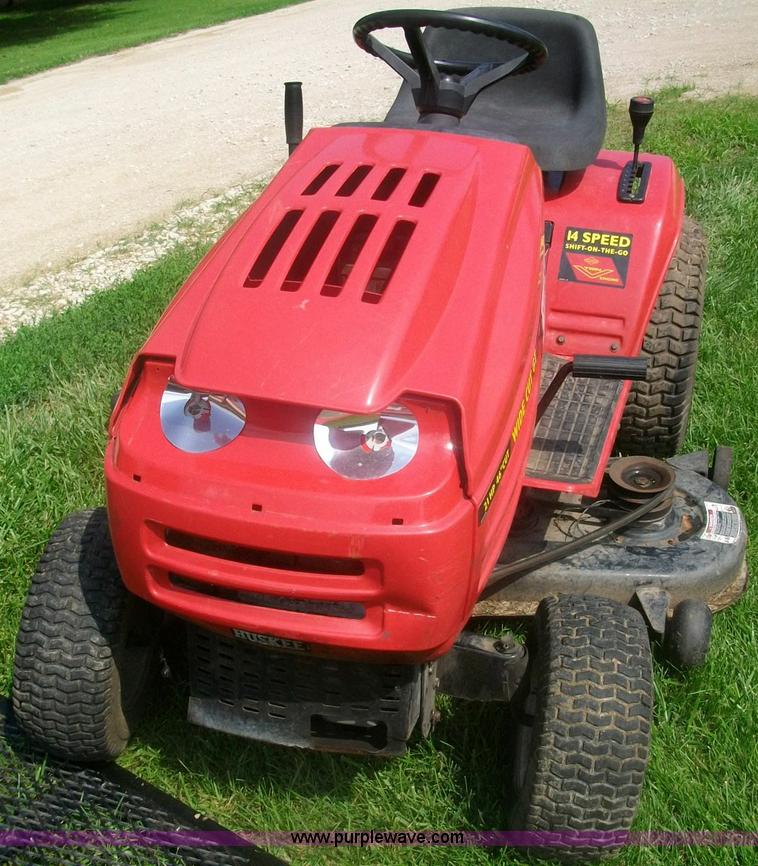 Huskee 46" cut riding mower in Wamego, KS Item 1020 sold Purple Wave
