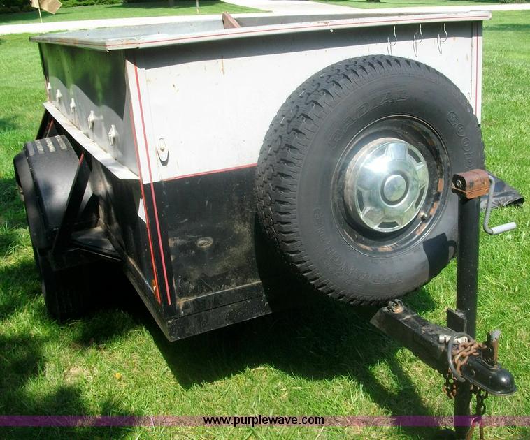 image for item 1022 4' x 8' trailer