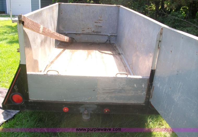 image for item 1022 4' x 8' trailer