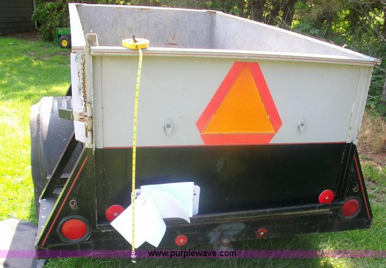 image for item 1022 4' x 8' trailer