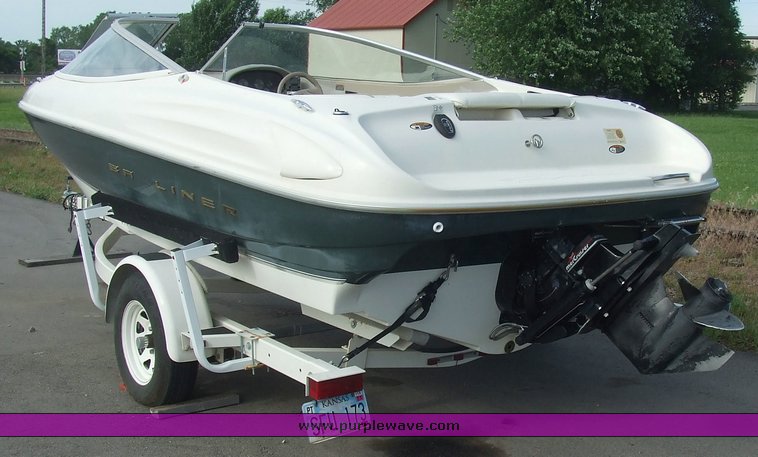 image for item 2071 1998 Bayliner 1850SE boat with trailer