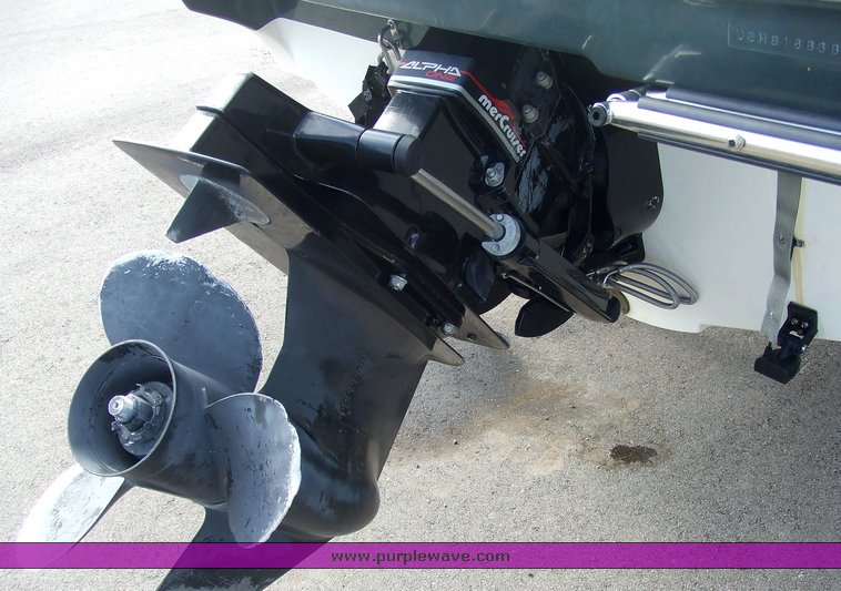 image for item 2071 1998 Bayliner 1850SE boat with trailer