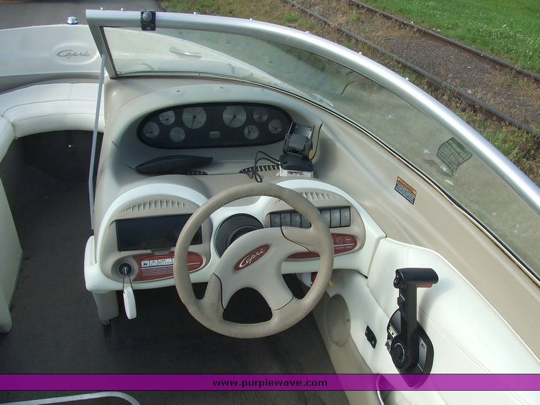 image for item 2071 1998 Bayliner 1850SE boat with trailer