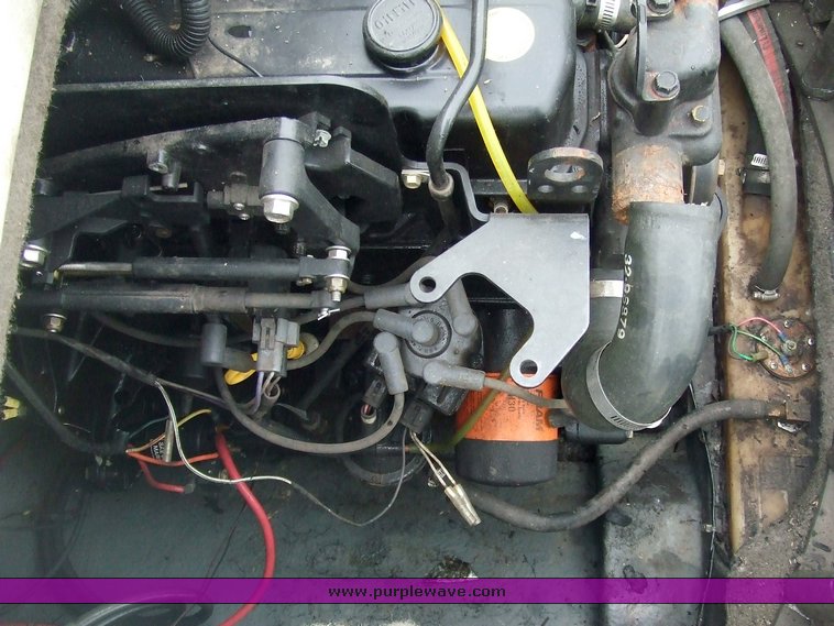 image for item 2071 1998 Bayliner 1850SE boat with trailer