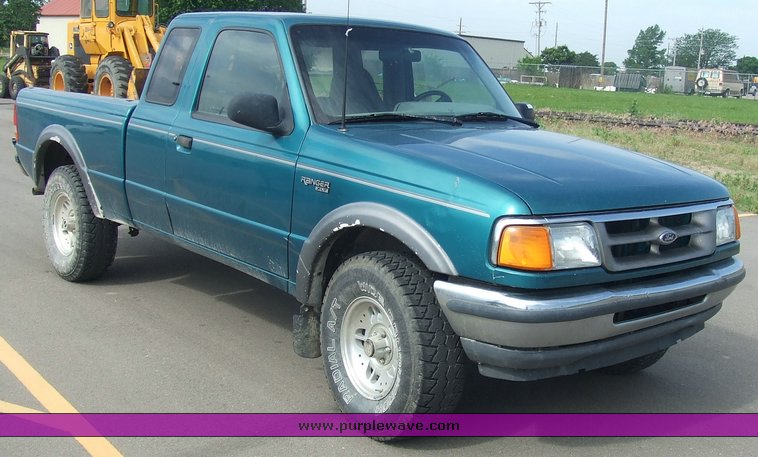 image for item 2077 1994 Ford Ranger XLT pickup truck