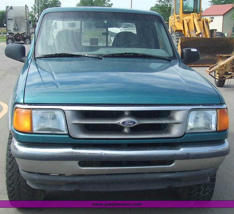 image for item 2077 1994 Ford Ranger XLT pickup truck