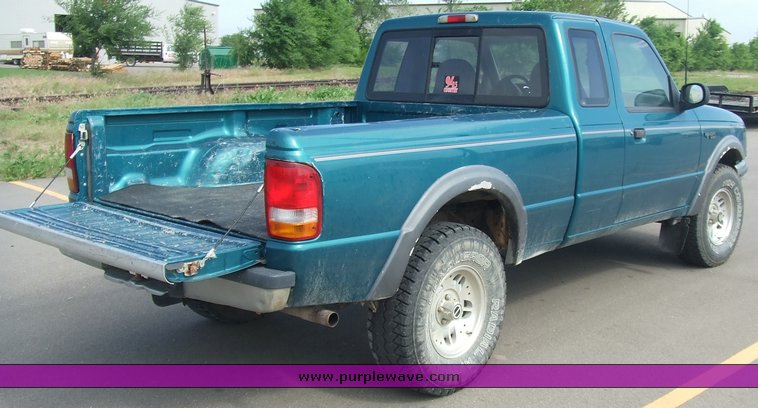 image for item 2077 1994 Ford Ranger XLT pickup truck