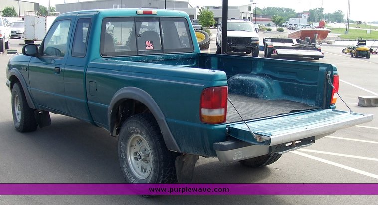 image for item 2077 1994 Ford Ranger XLT pickup truck