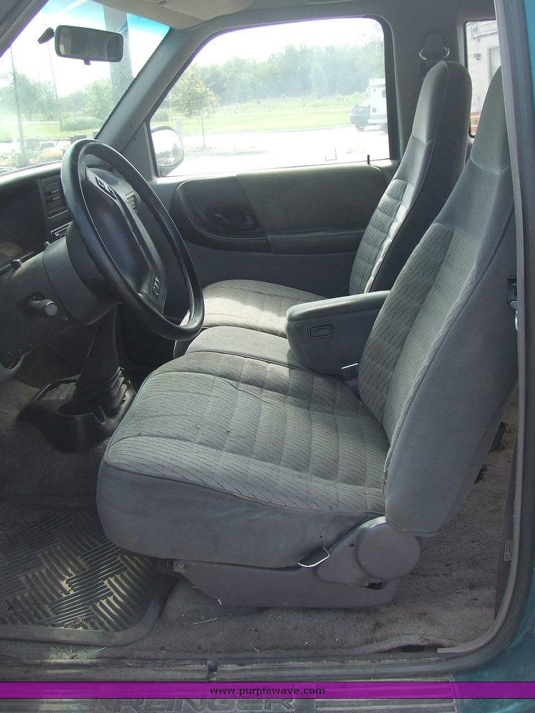 image for item 2077 1994 Ford Ranger XLT pickup truck