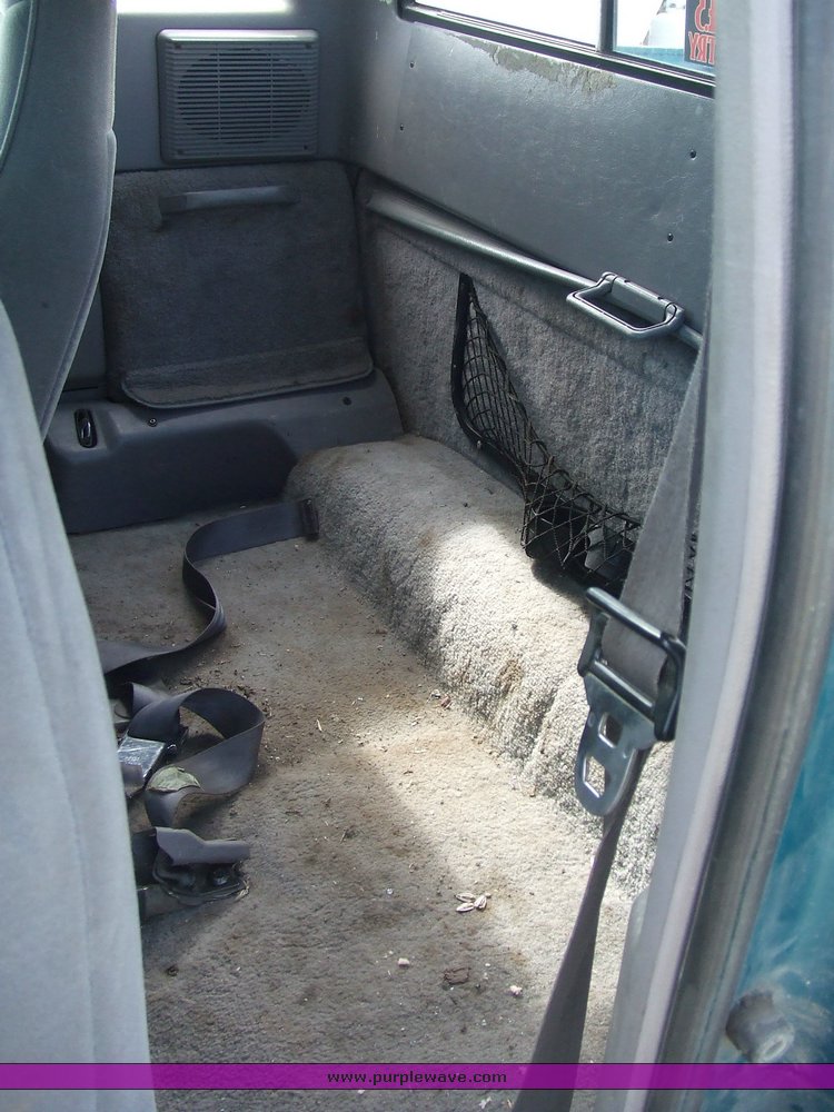 image for item 2077 1994 Ford Ranger XLT pickup truck