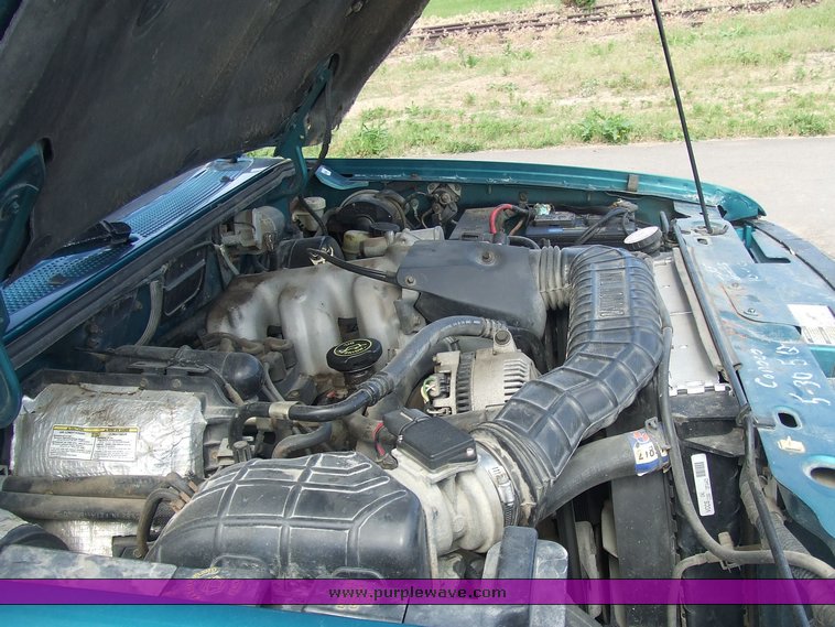 image for item 2077 1994 Ford Ranger XLT pickup truck