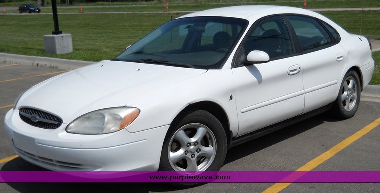 image for item 2078 2002 Ford Taurus SES