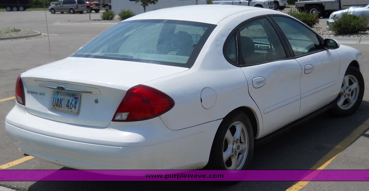image for item 2078 2002 Ford Taurus SES