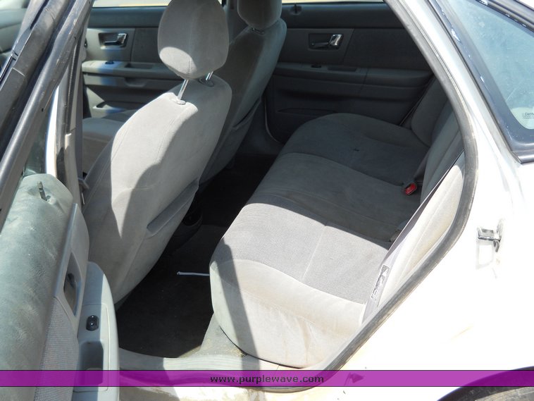 image for item 2078 2002 Ford Taurus SES