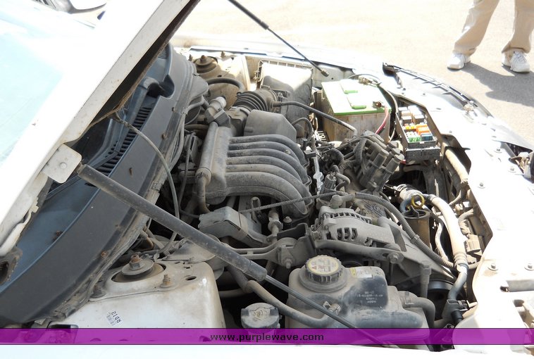 image for item 2078 2002 Ford Taurus SES