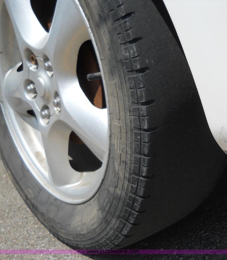 image for item 2078 2002 Ford Taurus SES