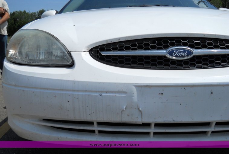 image for item 2078 2002 Ford Taurus SES