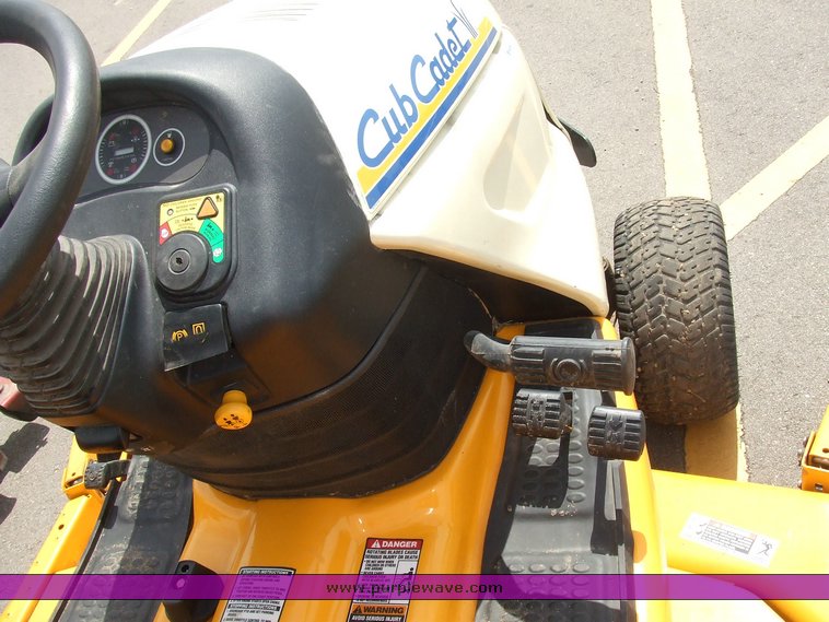 image for item 2081 Cub Cadet GT3200 riding mower