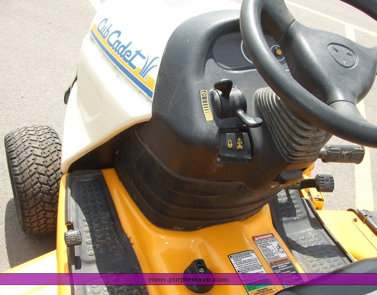 image for item 2081 Cub Cadet GT3200 riding mower