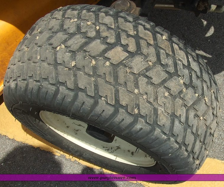 image for item 2081 Cub Cadet GT3200 riding mower