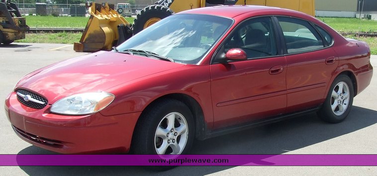 image for item 2108 2001 Ford Taurus SES