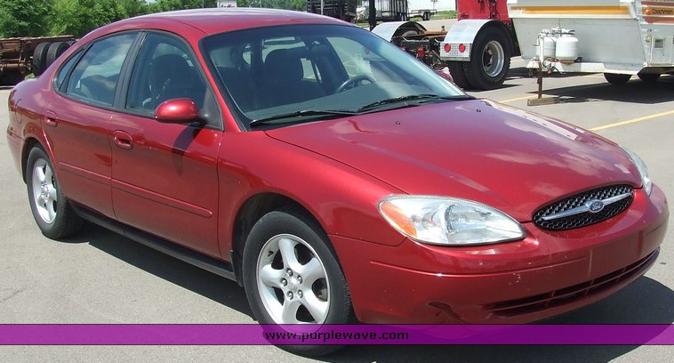 image for item 2108 2001 Ford Taurus SES