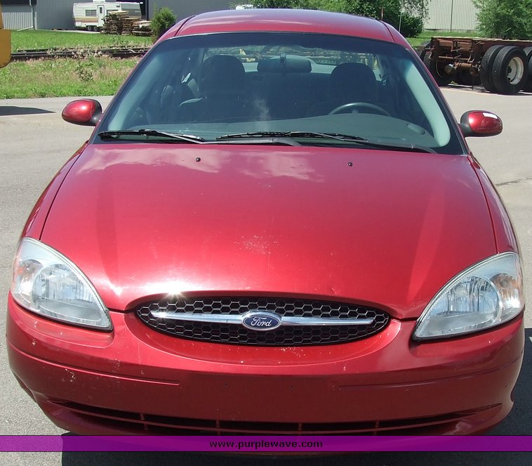 image for item 2108 2001 Ford Taurus SES
