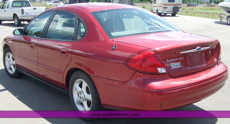 image for item 2108 2001 Ford Taurus SES