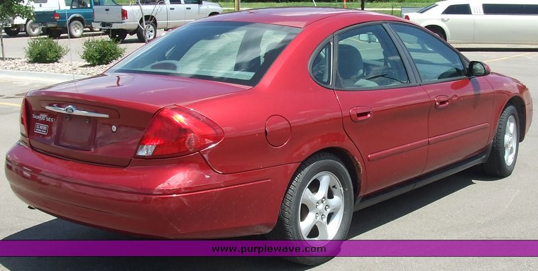 image for item 2108 2001 Ford Taurus SES