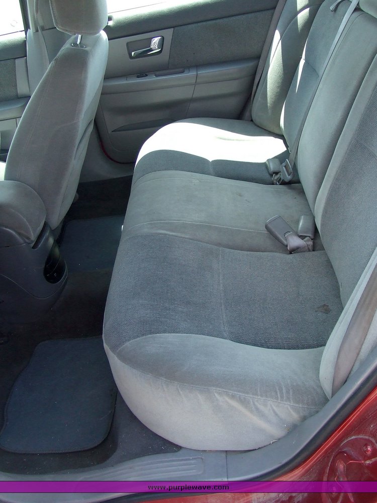 image for item 2108 2001 Ford Taurus SES