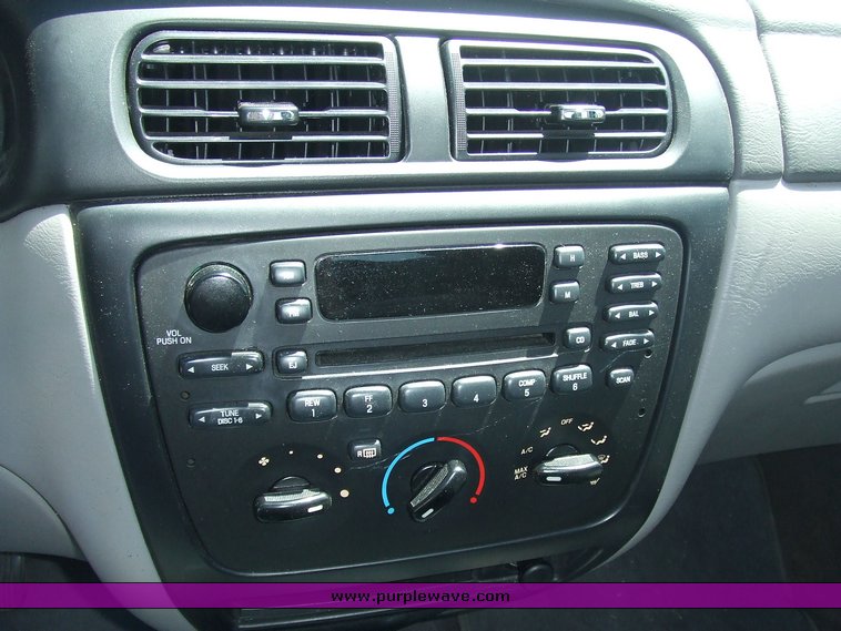 image for item 2108 2001 Ford Taurus SES