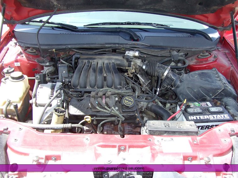 image for item 2108 2001 Ford Taurus SES