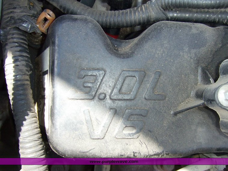 image for item 2108 2001 Ford Taurus SES