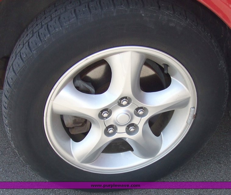 image for item 2108 2001 Ford Taurus SES