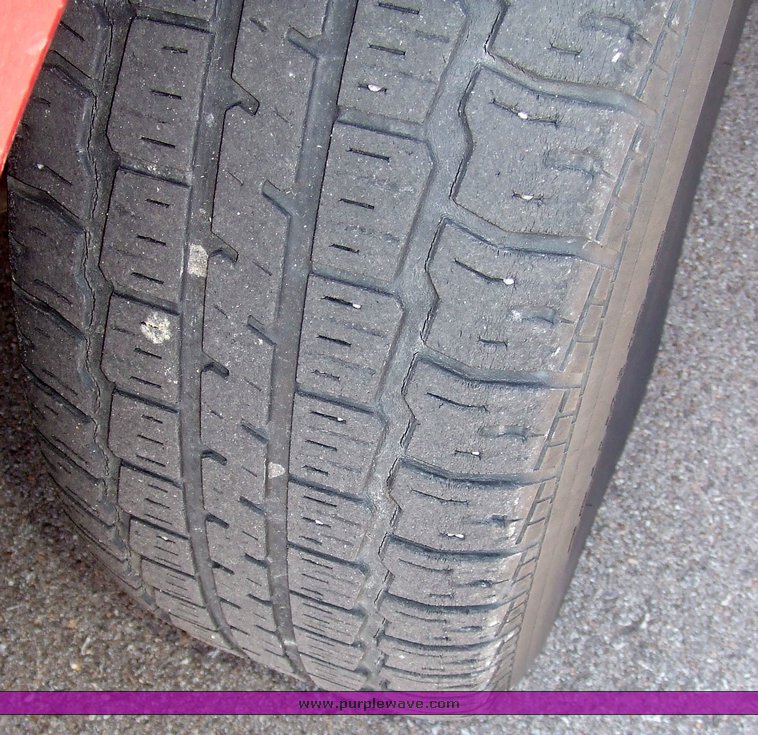 image for item 2108 2001 Ford Taurus SES