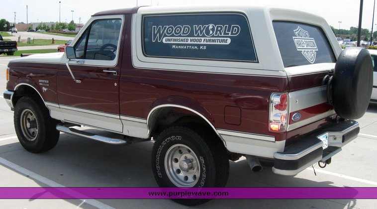 image for item 2279 1990 Ford Bronco XLT