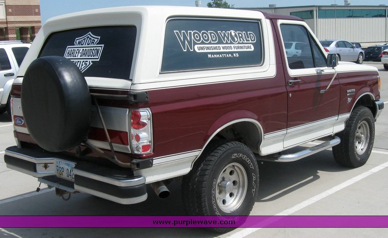 image for item 2279 1990 Ford Bronco XLT