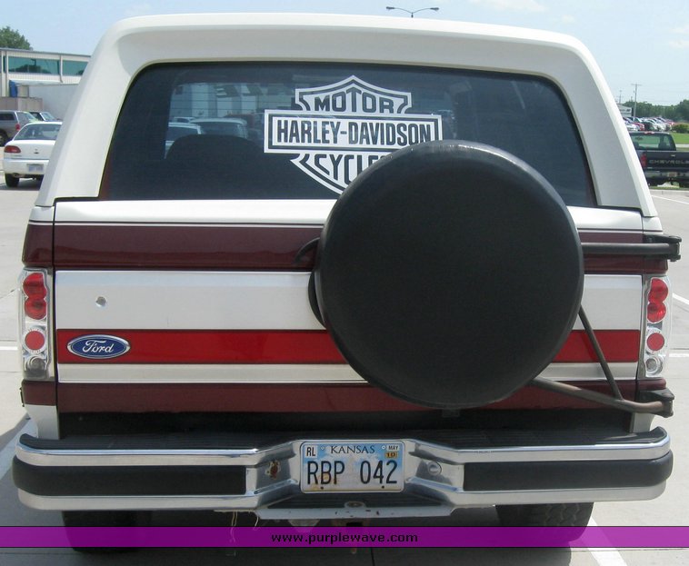 image for item 2279 1990 Ford Bronco XLT